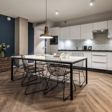 Ξενοδοχείο με διαμερίσματα Numa Docklands 4*