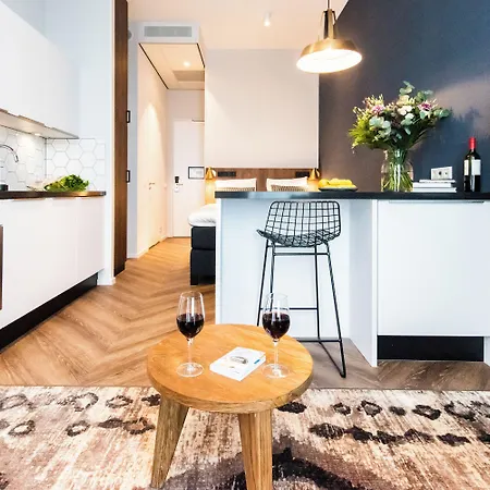 Numa Docklands 4*