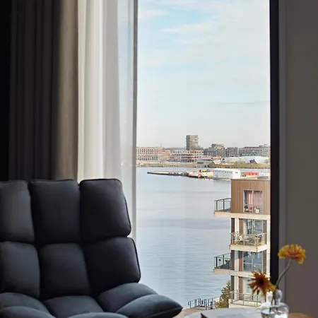 Numa Docklands 4*
