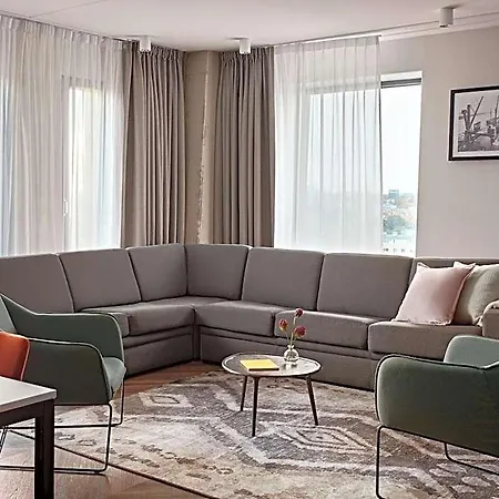 Numa Docklands 4*