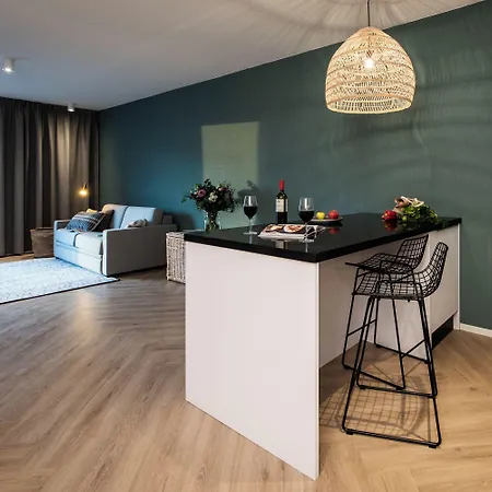 Numa Docklands Апарт-отель 4*