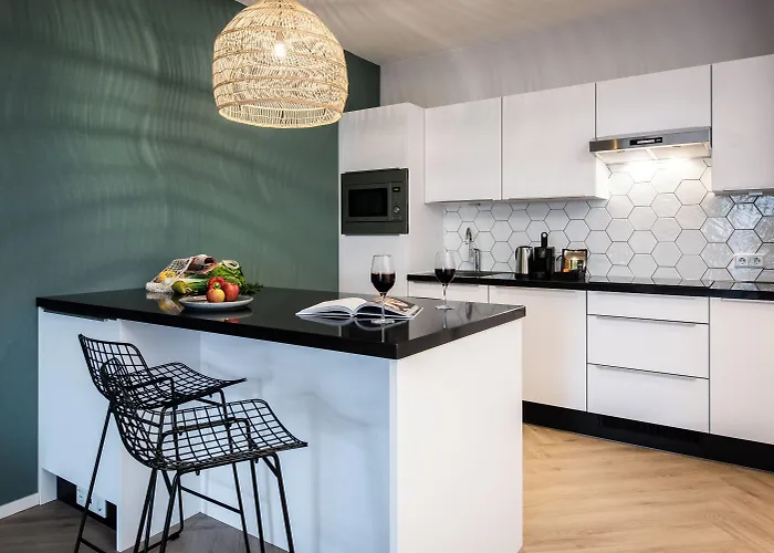 Aparthotel Yays Docklands 4*