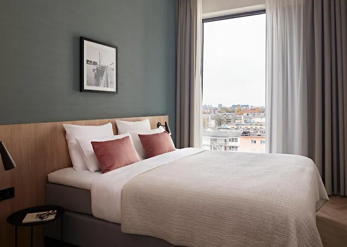 Aparthotel Yays Docklands 4*